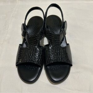 SAS Suntimer sandals. Premium leather uppers. Black croc. NWOT.